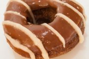 Demet's Donuts, Medford