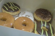 Joe's Donut Shop, Sandy